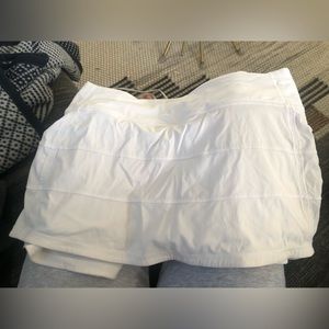 Lululemon skort size 6